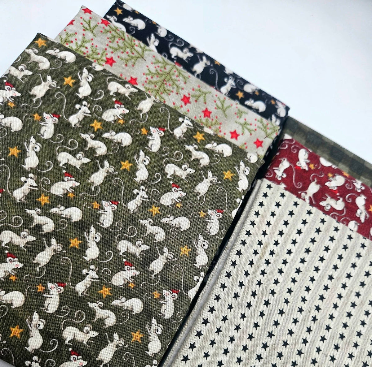 Riley Blake Northern Christmas Theresa Kogut 8 Piece Fat Quarter Fabric Bundle