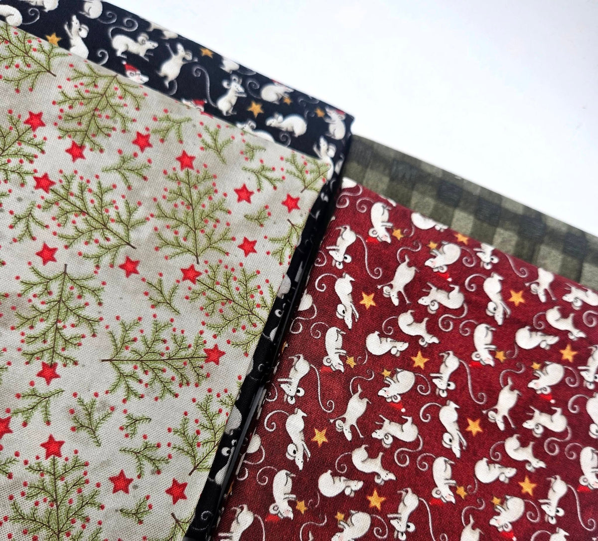 Riley Blake Northern Christmas Theresa Kogut 8 Piece Fat Quarter Fabric Bundle